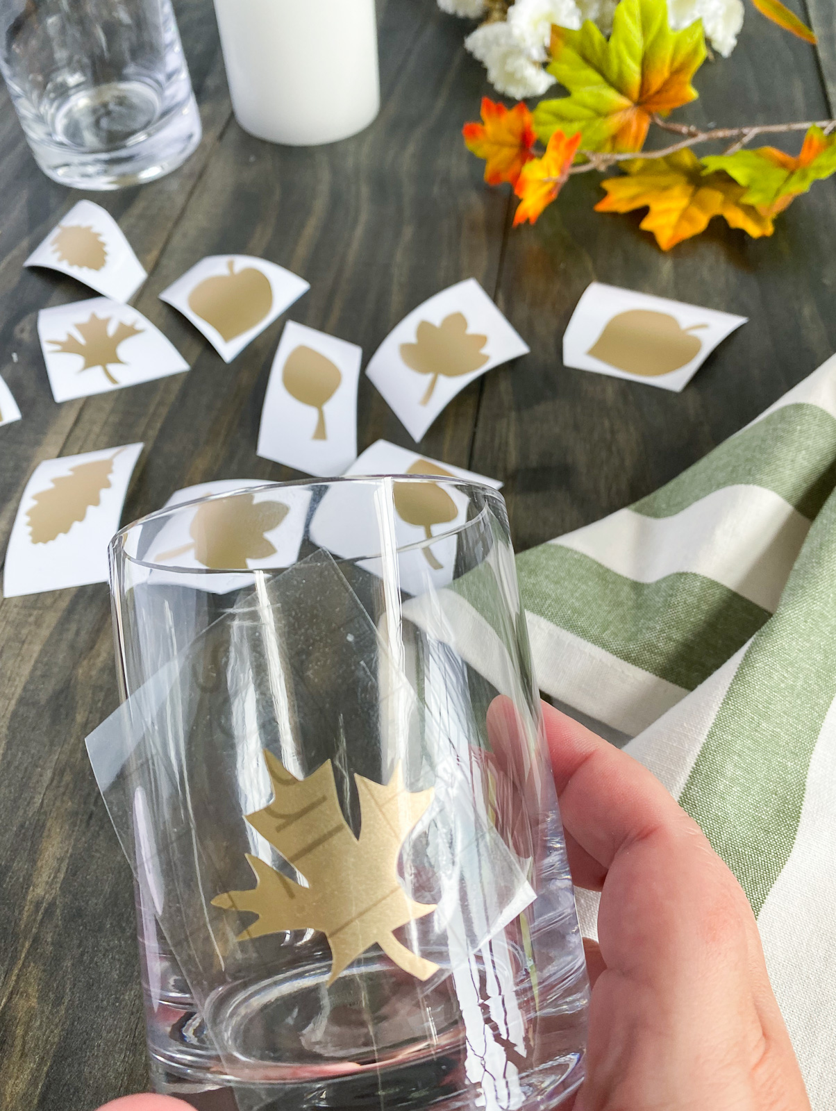 making gold vinyl leaf candleholder