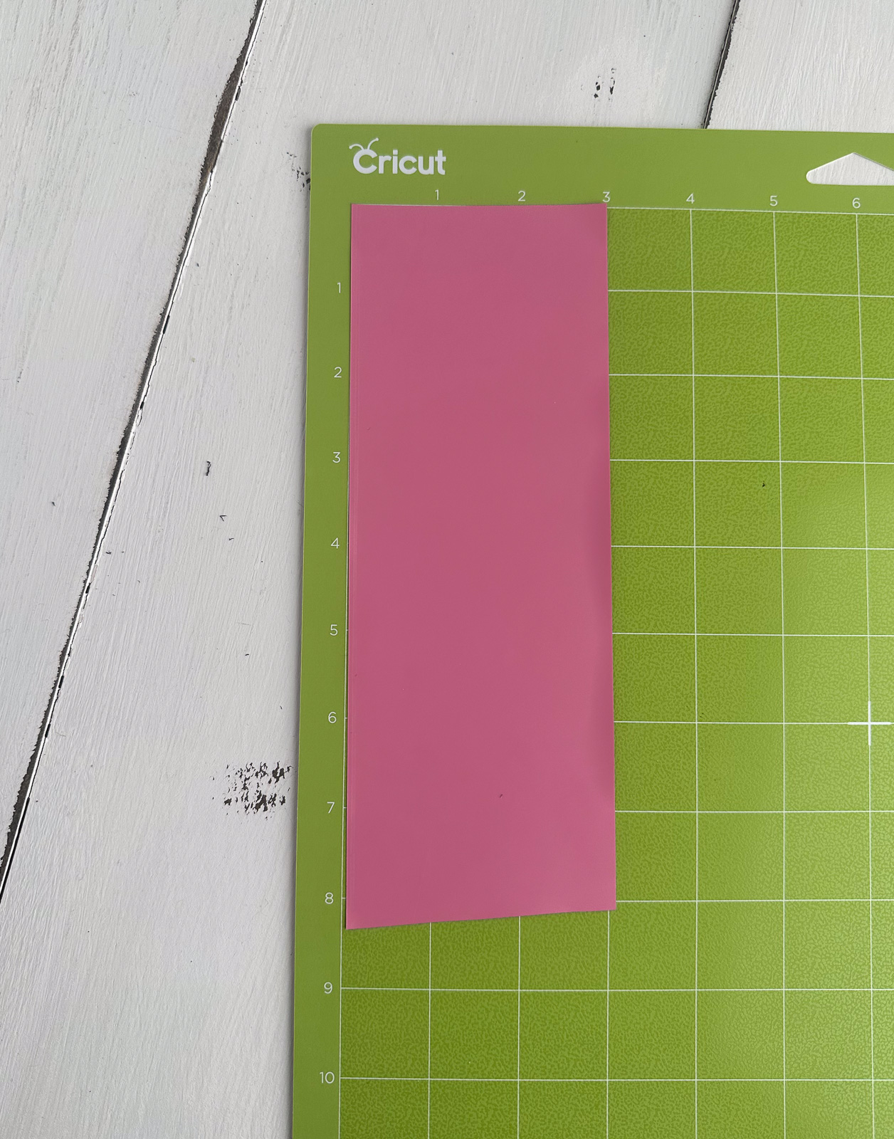 iron-on vinyl on cricut mat
